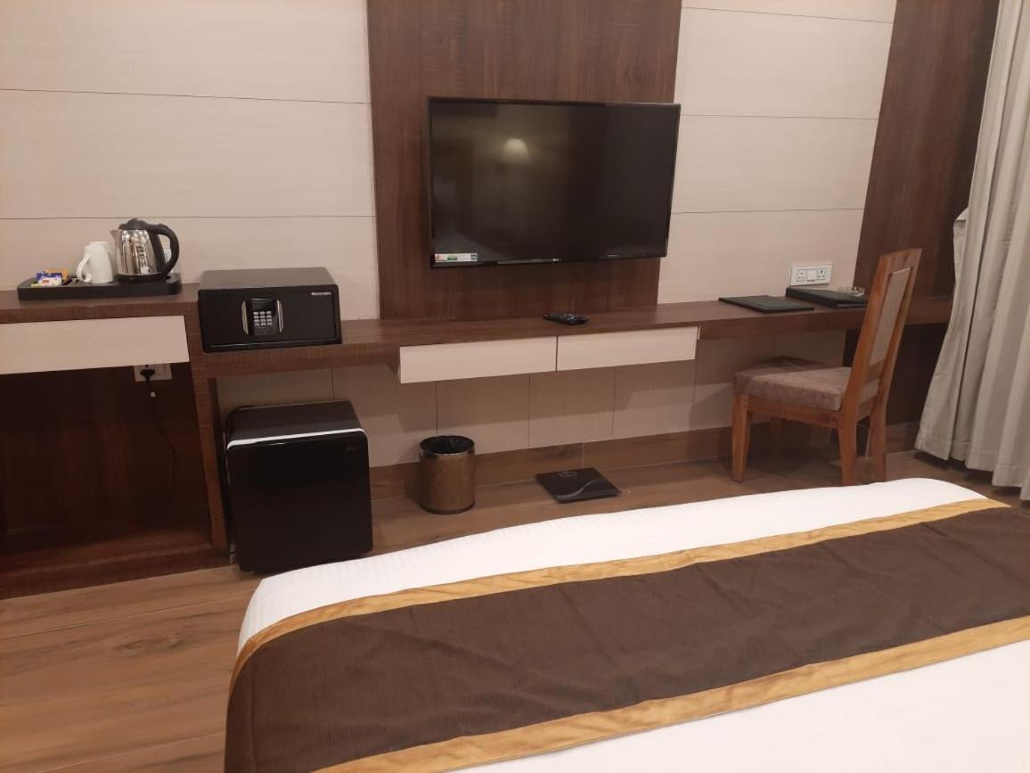 Hotel Rimi International Agartala Zewnętrze zdjęcie