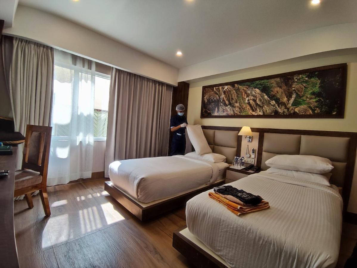 Hotel Rimi International Agartala Zewnętrze zdjęcie