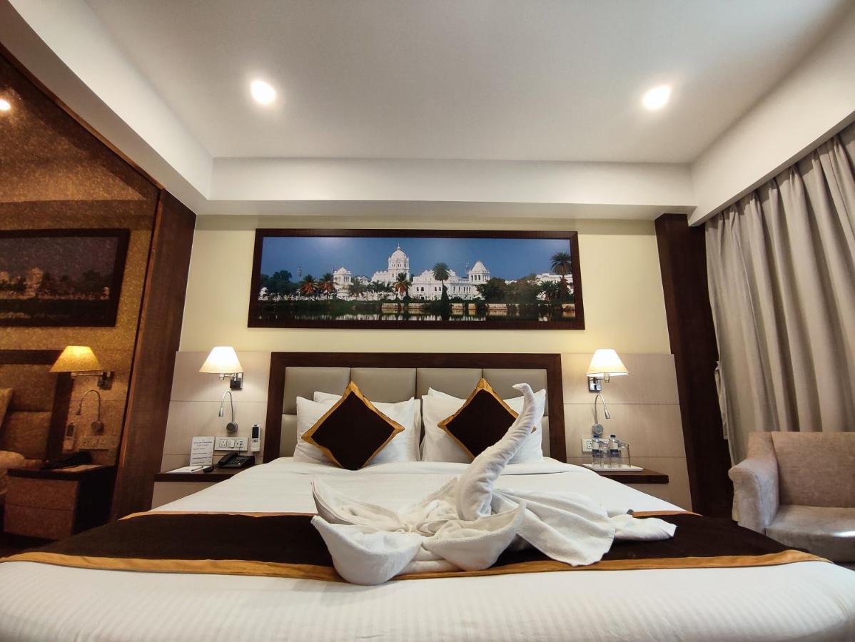 Hotel Rimi International Agartala Zewnętrze zdjęcie