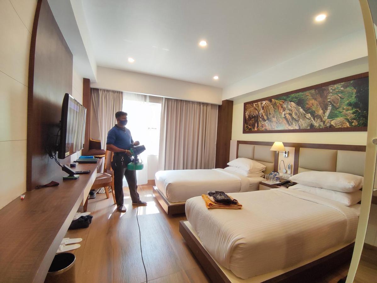 Hotel Rimi International Agartala Zewnętrze zdjęcie