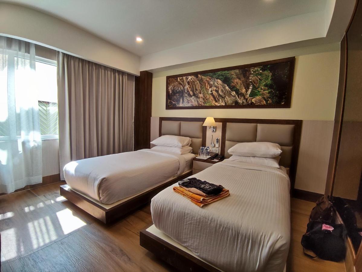 Hotel Rimi International Agartala Zewnętrze zdjęcie