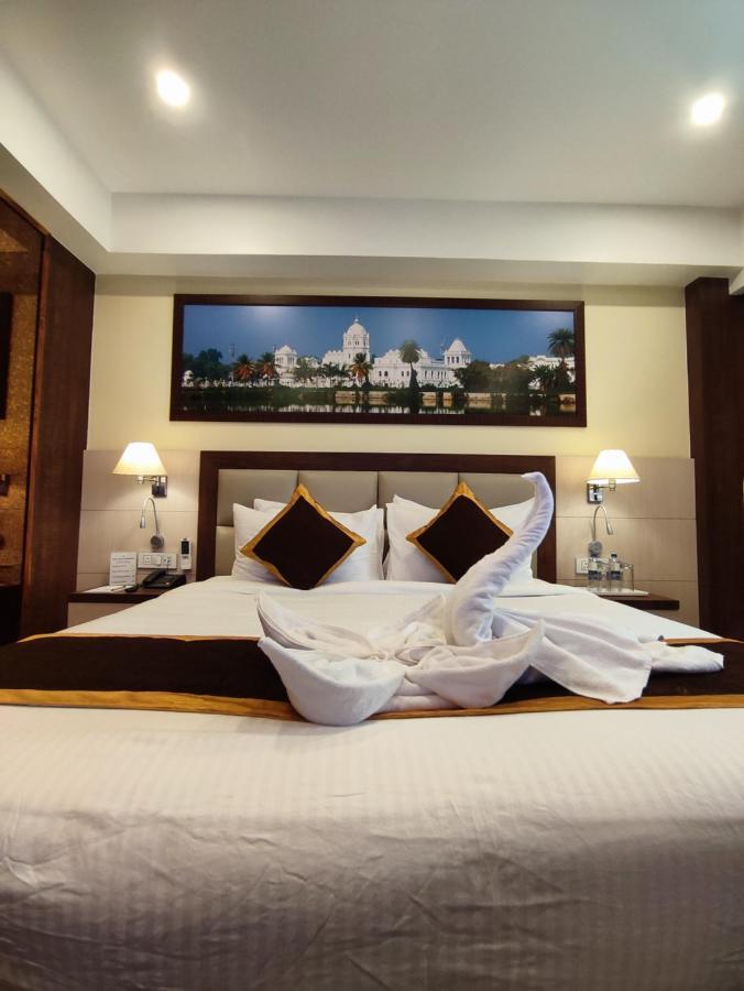 Hotel Rimi International Agartala Zewnętrze zdjęcie