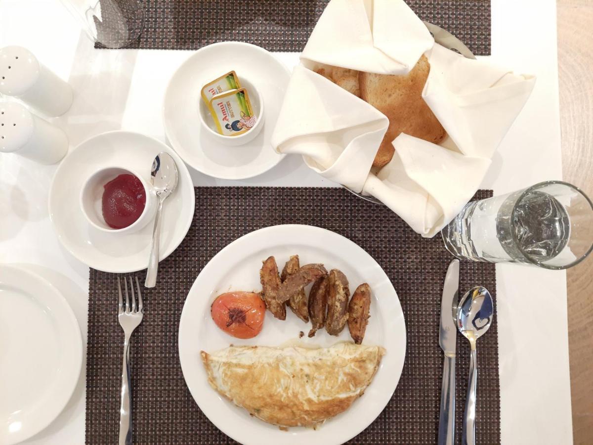 Hotel Rimi International Agartala Zewnętrze zdjęcie